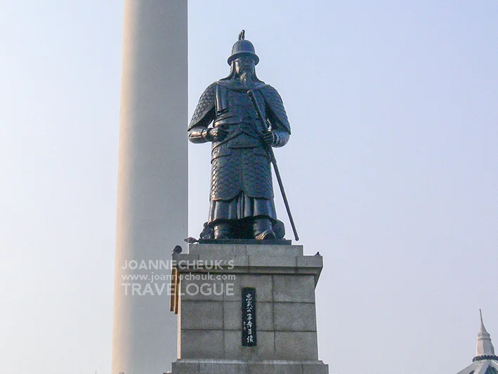釡山龍頭山公園忠武公像